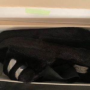 Hi I’m giving away shoes I only wore once🤍buy